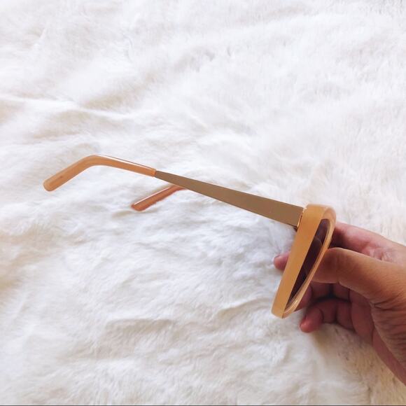 Hannah Clear Pink Oversized Cat Eye Sunglasses - Picture 7 of 10